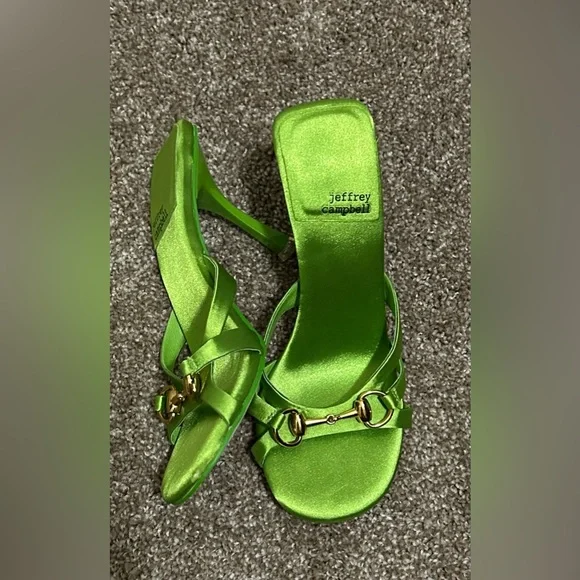 NWOT Bradshaw Buckle Heels - Picture 8 of 11